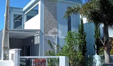 Casa 3 dormitórios sendo 1 suíte no Rio Vermelho - Florianópolis