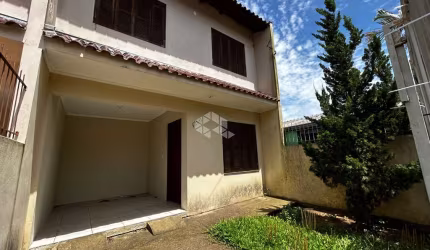 CASA DUPLEX 2 DORMITÓRIOS PRÓXIMO AO CENTRO.