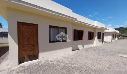 Casa em condomínio no bairro Jardim Iolandas em Guaíba - RS