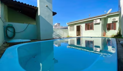 Casa á venda no Bairro Medianeira