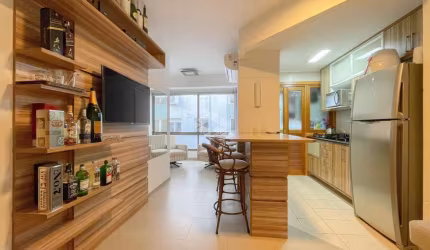 Apartamento diferenciado mobiliado  no bairro Menino Deus, em Porto Alegre