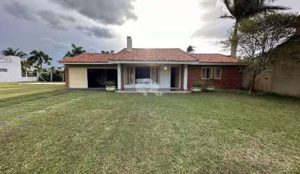 Casa Térrea  em Atlântida/Xangri-Lá/RS  com /3 dormitórios, ótima localização.