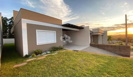 CASA 3 DORMITÓRIOS EM LINHA SANTA CRUZ