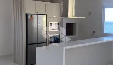 Apartamento com 03 Suítes, 02 Vagas de Garagem no Térreo, Sacada com Churrasqueira, Área de Lazer; P