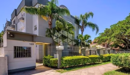 Apartamento 2 dormitórios, 1 vaga, lareira e churrasqueira - Bairro Ipanema - Porto alegre