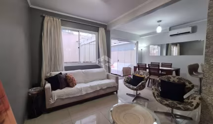Casa/sobrado de 03(três) dormitórios no bairro Moinhos de Vento em Canoas
