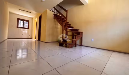 Excelente casa em condomínio fechado, 02 dorm, lavabo, 01 vaga,  no bairro Hípica