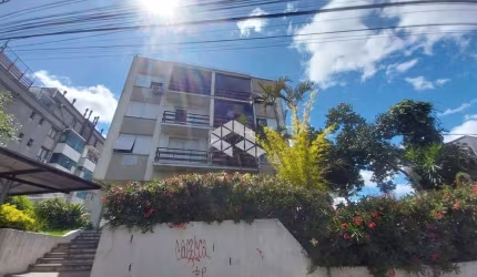 Apartamento dois dormitórios, dois banheiros com vaga, sol norte