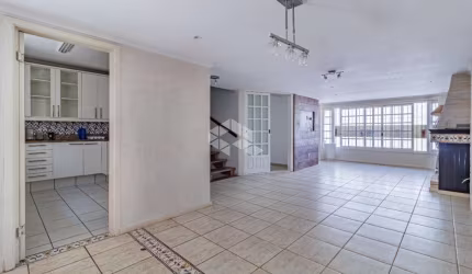 Casa com 03 dormitórios, com 278 m², no bairro Jardim Isabel
