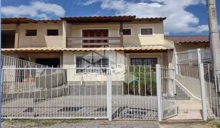 SOBRADO 0 KM, 3 DORM, 1 SUITE E 2 VAGAS. GUARUJÁ. ESTUDA RECEBER IMÓVEL OU VEÍCULO.
