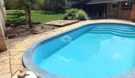 Casa/Sobrado 3 dormitórios, suíte, cozinha sob medida, vista panorâmica, piscina, bairro Cidade Nova, Ivoti. ACEITA FINANCIAMENTO e FGTS.