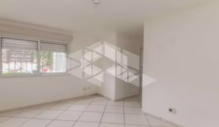 Vende apartamento de 2 dormitórios com 1 vaga de garagem no bairro Humaitá em porto Alegre - RS