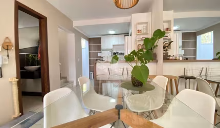 CASA DUPLEX PRÓXIMO AO CENTRO TODO MOBILIADO!