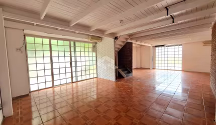 Loja com 140m² privativos  no Bairro Floresta Porto Alegre