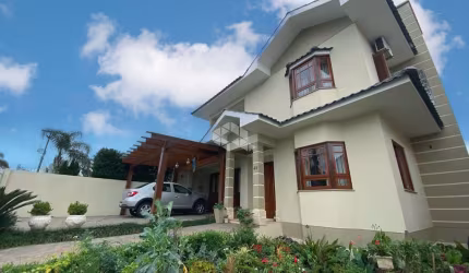 CASA SEMIMOBILIADA NO JARDIM EUROPA!