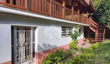 CASA 4 QUARTOS E 4 VAGAS NO JARDIM ISABEL