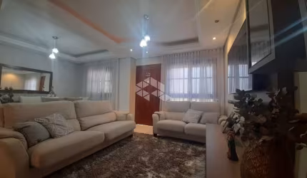 Casa sobrado semimobiliada com 3 quartos, piscina e 2 vagas de garagem em Canoas