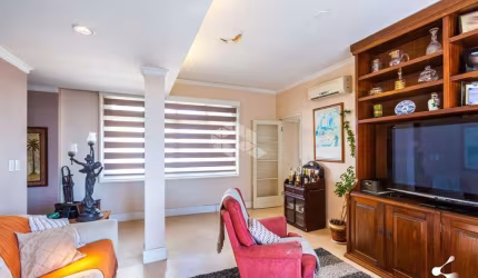 Lindo apartamento de 2 dormitórios no Centro Histórico.