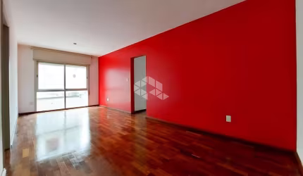 Apartamento de 2 dormitórios no bairro Petrópolis. Imóvel com 80m² de área útil