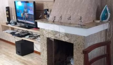 Ótima casa térrea com piscina 3 dorm. com suite 2 vagas