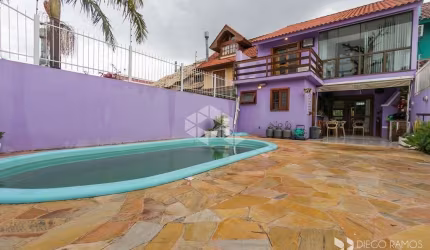 Casa sobrado 3 dormitórios, 2 vagas no bairro Espírito Santo