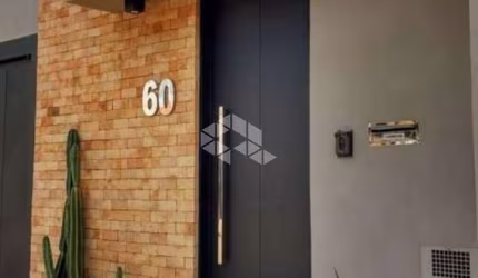 Casa geminada com 03 dormitórios no São Francisco