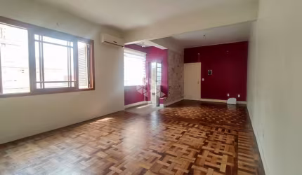 Apartamento de dois dormitórios com vaga de garagem escriturada na Independência