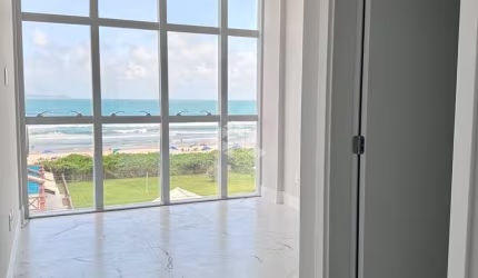 Apartamento frente mar com dois quartos no Mariscal em Bombinhas SC