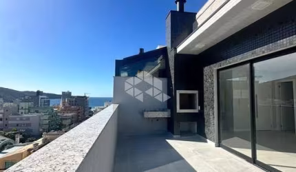 Cobertura duplex na praia de Bombas