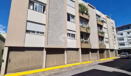 03 dormitórios com 01 vaga de garagem em São Pelegrino em Caxias do Sul