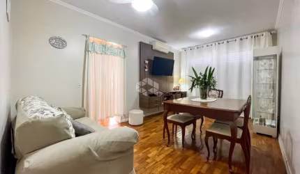 Apartamento de 2 dormitórios, NO BAIRRO Petrópolis, com dependência de empregada, banheiro, na Avenida Cristiano Fischer!
