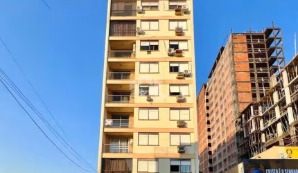 Apartamento Amplo de 2 Dormitórios no Coração da Cidade - Centro