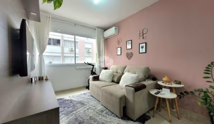 Apartamento semi mobiliado de 02 dormitórios com 50m² privativos com vaga próximo ao Partenon