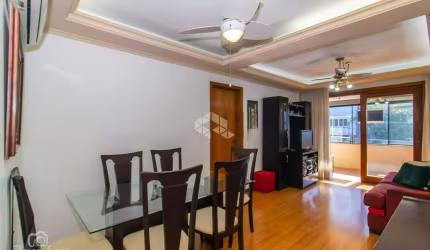 Apartamento mobiliado com 89m privativos, 2 quartos e 1 vaga na Dona Eugênia no bairro Santa Cecília