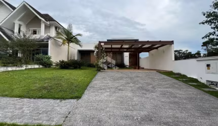 Casa plana em Condominio Fechado