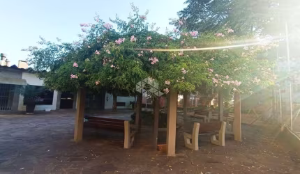 APARTAMENTO TERRÉO COM  3 DORMITÓRIOS E VAGA ROTATIVA