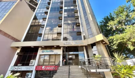 Loja comercial com 45,82m² e banheiro privativo no Edifício Santa Mônica, Centro de Canoas/RS