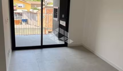 Apartamento de 2 dormitórios  c/ suíte 1 e churrasqueira á carvão  no João Paulo