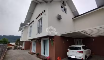 Casa de Condomínio em Várzea Grande