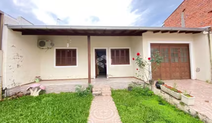 CASA PLANA NO BAIRRO ALIANÇA COM 2 DORMITÓRIOS