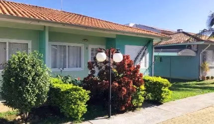 Ótima casa de 02 dormitórios em condomínio fechado/ Esteio