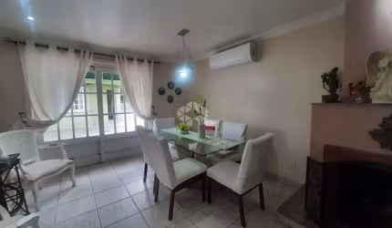 Casa em condomínio 3 dormitórios no bairro Ipanema em  Porto Alegre