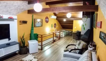Casa 2 dormitórios no bairro Guarujá em  Porto Alegre
