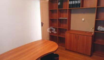 Sala no Centro Histórico Mobiliada e Desocupada