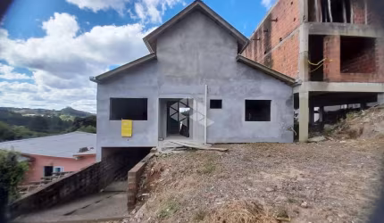 Casa em construção no bairro Centenario