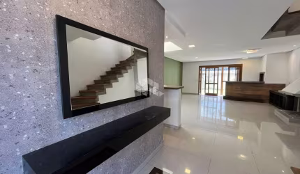 Casa estilo sobrado com 158m², 3 dormitórios, 1 suíte no Lagos de nova Ipanema  com vista para o Lago.