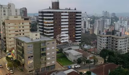 LINDO APARTAMENTO NA CIDADE ALTA NORTE/LESTE