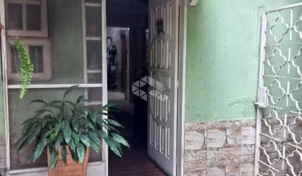 CASA EM VIAMÃO 3 DORMITORIOS UMA QUADRA DA RS40