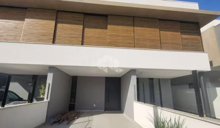 Casa alto padrão com três dormitórios no Campeche