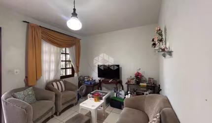 Casa Triplex de 3 dormitórios no Bairro Avenida!